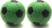 2x Foam softbal voetbal groen 20 cm - Zachte speelgoed voetballen 2 stuks