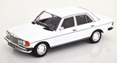 Het 1:18 gegoten model van de Mercedes-Benz 230E W123 uit 1975 in het wit. De fabrikant van het schaalmodel is KK Models. Dit model is alleen online verkrijgbaar