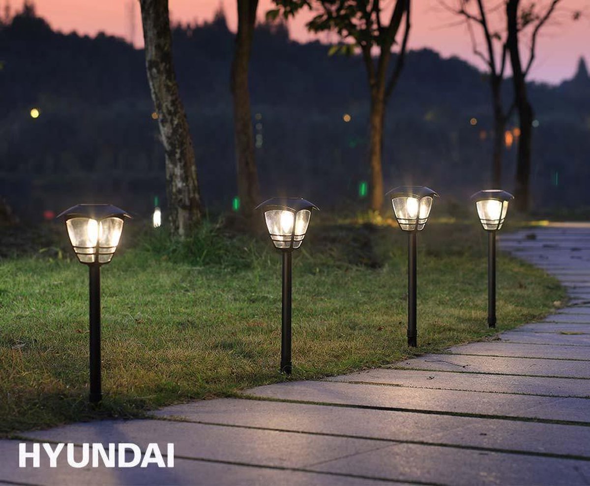 Jusqu'à 54% 4 ou 8 pièces de lampes solaires de chemin de jardin Hyundai