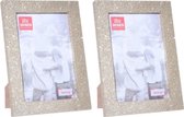 2x Champagne glitter fotolijsten/fotoframes 13 x 17 cm - Fotolijstjes/fotoframes - Geschikt voor foto formaat 10 x 15 cm - Woonaccessoires/woondecoraties