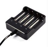 PO-590 Batterijlader voor Li-Ion accu's 4.2V + 4 x 18650 8800mah Batterijen - set