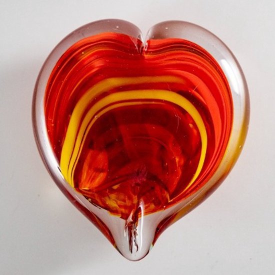 Coeur rouge de verre