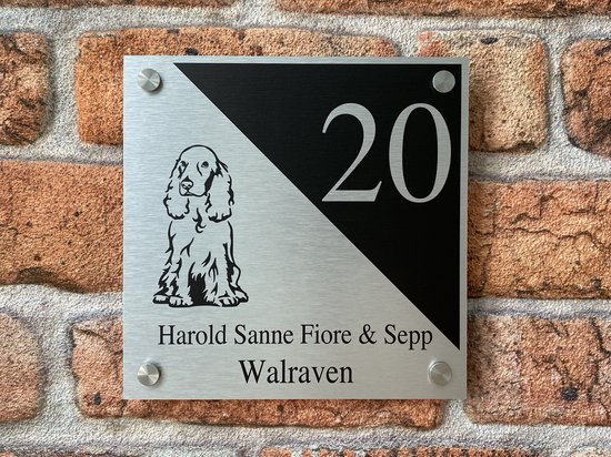 Plaque signalétique de la porte d'entrée avec un Cocker Spaniel
