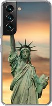 Geschikt voor Samsung Galaxy S22 hoesje - New York - Vrijheidsbeeld - Zonsondergang - Siliconen Telefoonhoesje