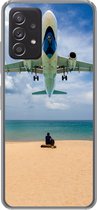 Geschikt voor Samsung Galaxy A53 5G hoesje - Strand - Zee - Vliegtuig - Siliconen Telefoonhoesje