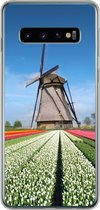Geschikt voor Samsung Galaxy S10 hoesje - Molen tussen de tulpen in Nederland - Siliconen Telefoonhoesje