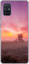 Geschikt voor Samsung Galaxy A71 hoesje - Paarse tinten in Nederlands landschap - Siliconen Telefoonhoesje