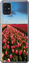 Geschikt voor Samsung Galaxy A52 5G hoesje - Kleurrijke tulpen in Nederlands landschap - Siliconen Telefoonhoesje