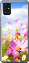 Geschikt voor Samsung Galaxy A52 5G hoesje - Bloemen - Wei - Paars - Gras - Wit - Wolken - Blauw - Siliconen Telefoonhoesje