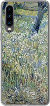 Telefoonhoesje Geschikt voor Huawei P30 hoesje - Boomstammen in het gras - Vincent van Gogh - Siliconen Telefoonhoesje