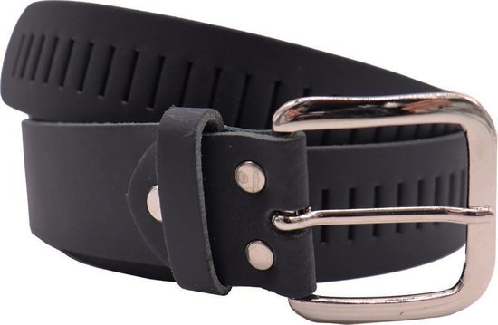 Ceinture en cuir avec fente perforée