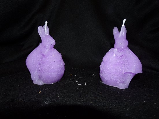 starwolf, set van 2 konijnen leunend op paaseieren, violet, pasen, geschenk, kaars