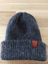 Bonnet tricoté main - gris/noir
