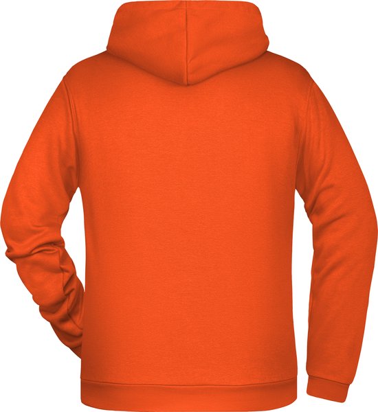 Oranje hoodie, achteraanzicht.