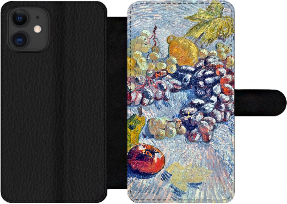 Telefoonhoesje Geschikt voor iPhone 12 Pro telefoonhoesje - Druiven, citroenen, peren en appels - Vincent van Gogh - Met vakjes - Wallet case met magneetsluiting