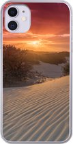 Geschikt voor iPhone 11 hoesje - Zonsondergang bij het Nederlandse strand - Siliconen Telefoonhoesje