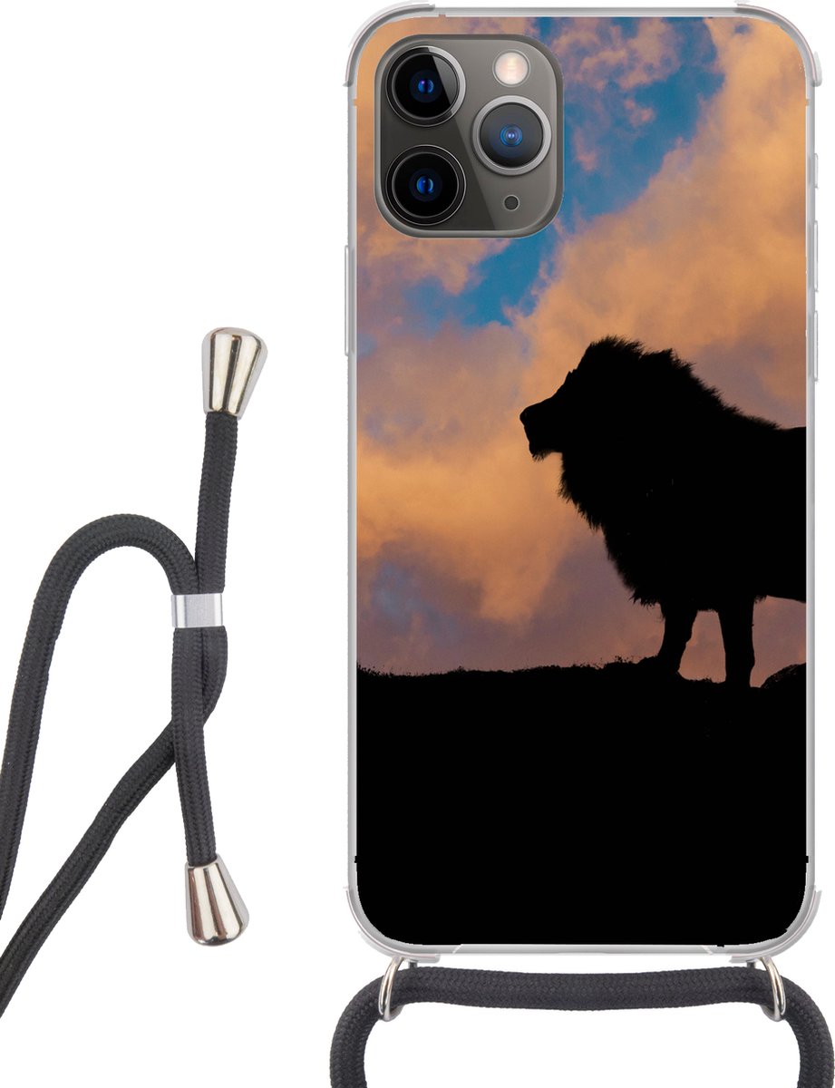 Telefoonhoesje Geschikt voor iPhone 13 Pro Max - Leeuw - Zonsondergang - Wild - Siliconen - Crossbody - Backcover met Koord - Telefoonhoesje met koord - Hoesje met touw Telefoonhoesje