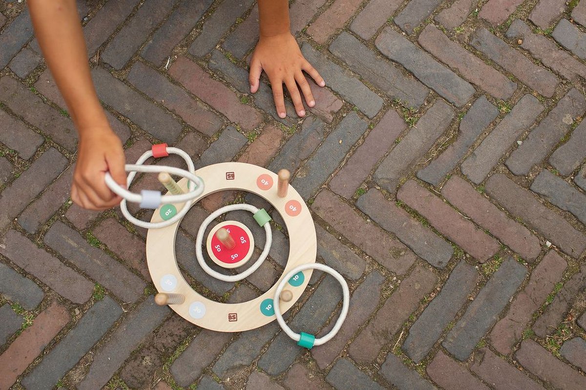 BS Toys Ringwerpen Werpspel - Buitenspeelgoed vanaf 4 jaar - Ring Gooien Speelgoed - Werpspel Kinderen - 5 ringen - Werpspel hout - Buiten speelgoed - Buitenspel - Buiten Spellen - Tuin Speelgoed - Houten speelgoed - Cadeau Kind — afbeelding 12