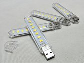USB lampje - USB licht - 1 stuk - Warm licht - USB verlichting - USB - 8x LED - Universeel - Nachtlampje - Reislampje - 9,5 cm