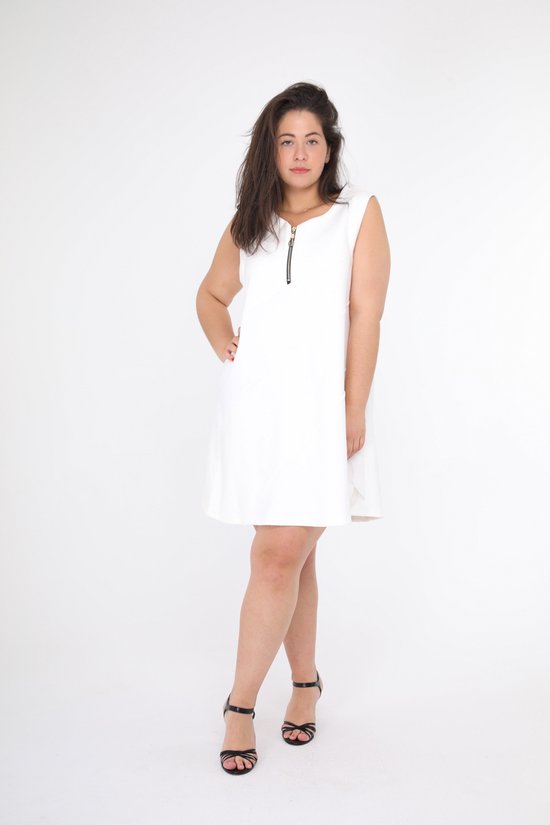 Belle robe blanche pour grandes tailles - taille 50/52