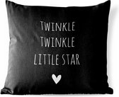 Tuinkussen - Engelse quote "Twinkle twinkle little star" met een hartje tegen een zwarte achtergrond - 40x40 cm - Weerbestendig