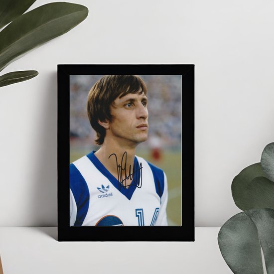 Johan Cruyff Ingelijste Handtekening – 15 x 10cm In Klassiek Zwart Frame – Gedrukte handtekening – Nederlands Elftal - Oranje - Ajax - FC Barcelona