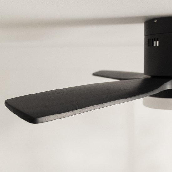 ONE Light Black Body - Plafondventilator Met Licht En Afstandsbediening O 132 X 27 Cm Zwart En Donker Bruin