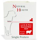Natural Health hondenvoer, Lamb & Rice Steamed Meat Adult, in een doosje met een bakje.