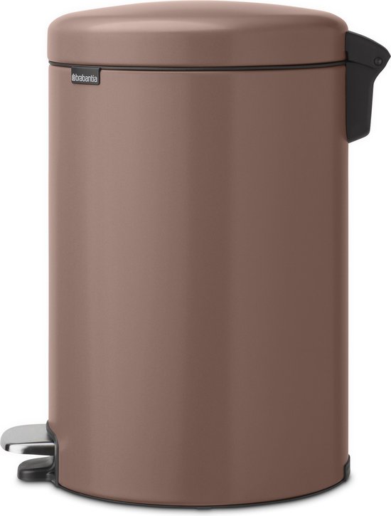 Bruine Brabantia NewIcon prullenbak met metalen trapper naast een grijze binnenemmer.