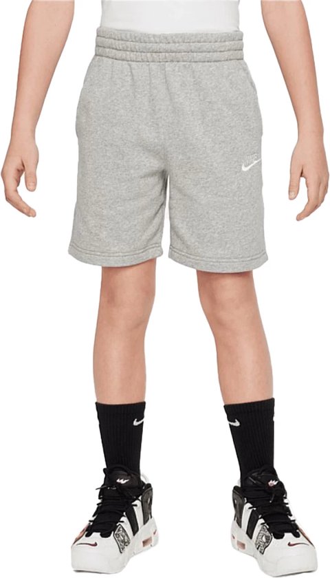 Nike sportswear club fleece short in de kleur grijs.