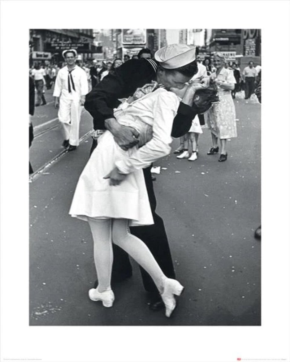 Pyramid Kunstdruk Time Life - War Time Kiss 40x50cm Divers
