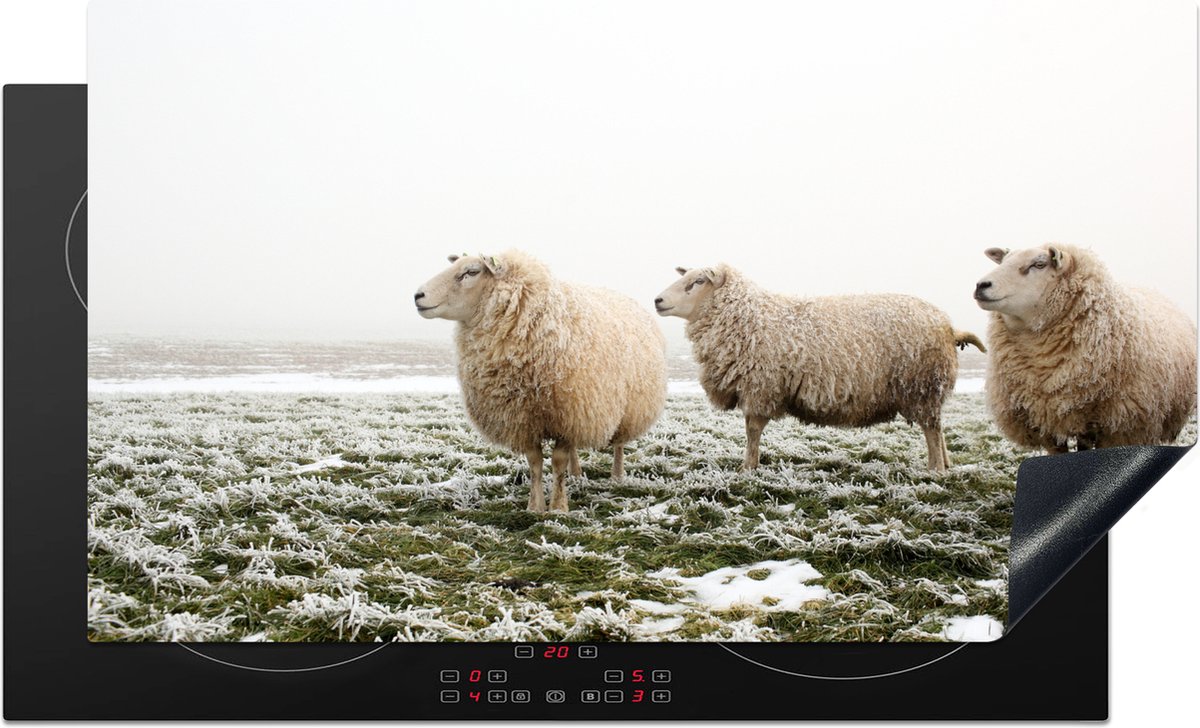KitchenYeah® Inductie beschermer 91.2x52 cm - Schapen - Mist - Winter - Kookplaataccessoires - Afdekplaat voor kookplaat - Inductiebeschermer - Inductiemat - Inductieplaat mat