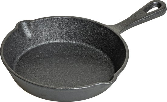 Blackwell Koekenpan Gietijzer / Skillet – Ø 16 cm – Zonder Antiaanbaklaag – Compacte Gietijzeren Pan voor Eieren, Mini Pannenkoeken of Eénpersoonsgerechten – Geschikt voor Inductie, Oven, BBQ en Open Vuur – Oerdegelijk, Hittebestendig en Duurzaam