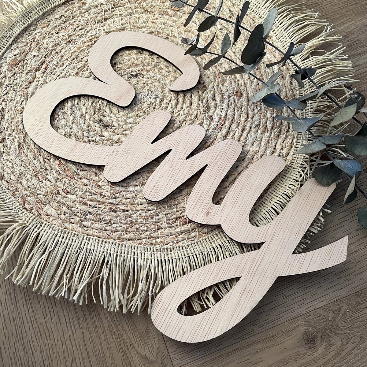 Houten naam sierlijke letters