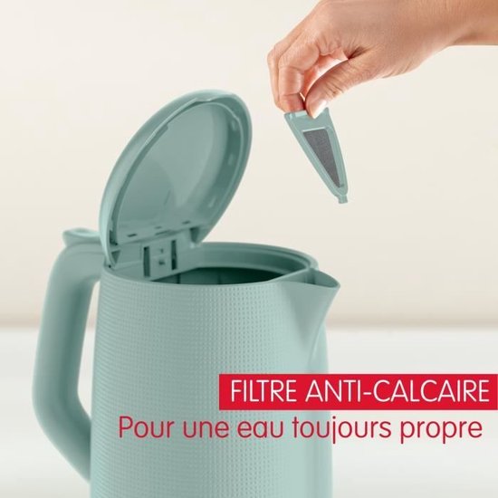 De'Longhi Brilliante Kettle, anti-scale filter, 1.7 Liters, 360° swivel