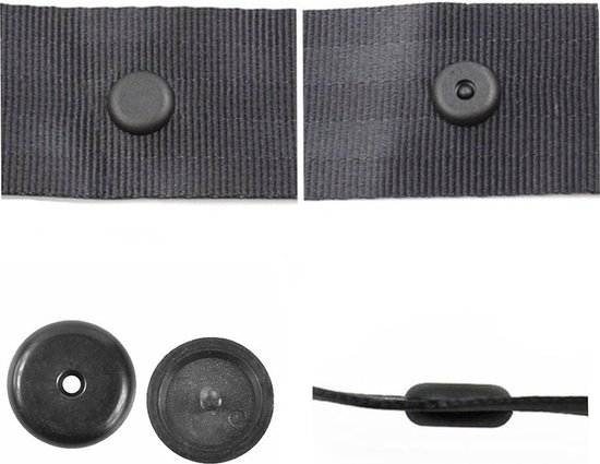 Zwarte drukknopen op gestreepte riem, met ringen.