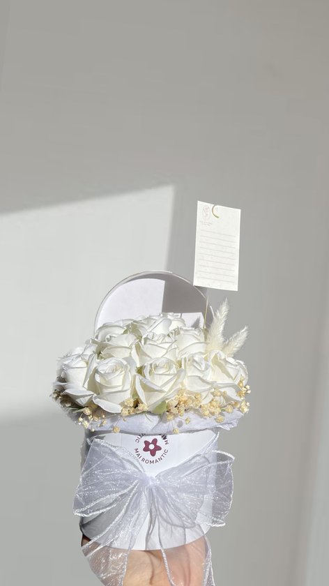 Eeuwig levende rozen boeket - Romantisch geschenk voor vrouwen - Luxe rozen box - Witte rozen - Forever roses - Kunstbloem - Bloemen box - Valentijn - Cadeau voor vrouw - Moederdag - Vriendin verwen cadeau - Verjaardag - Rituals - Mai Romantic