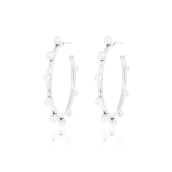 Silver coloured earrings with pearls