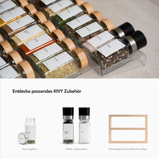 Organisateurs d'épices transparents à côté d'une étagère en bois et de pots d'épices.