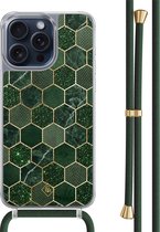 Casimoda® hoesje met groen koord - Geschikt voor iPhone 15 Pro Max - Kubus Groen - Afneembaar koord - TPU/polycarbonaat - Groen