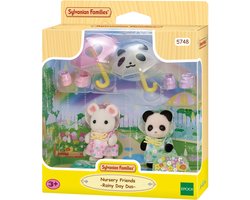foto van Sylvanian Families 5748 Duo Peutervriendjes Regendag- inclusief 2 fluweelzachte speelfiguren