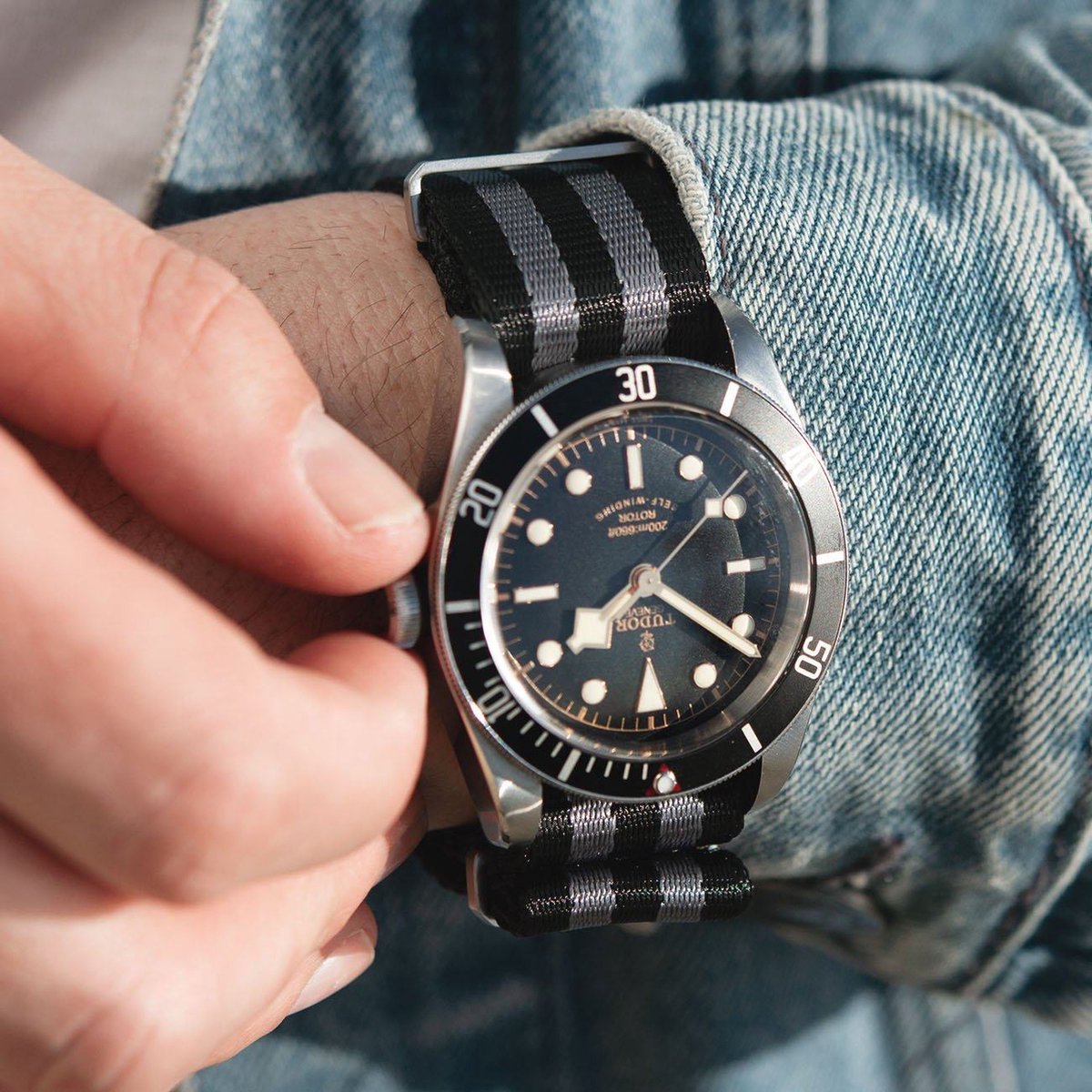 BS Nylon Horlogeband Luxury - Deluxe Nato Zwart Grijs Gestreept - 20mm