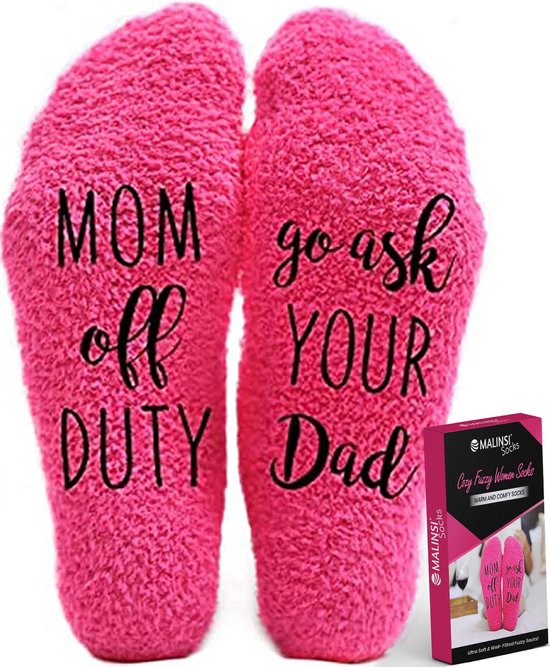 Malinsi Sokken Dames Antislip - Grappige Fluffy Huissokken - Mom off Duty - One Size - Cadeau voor haar - Housewarming - Verjaardag - Moederdag - Geschenk vrouw