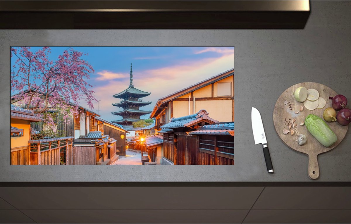 Inductieplaat Beschermer - Bloesemboom bij Boeddhistische Hōkan-ji Tempel in Kioto, Japan - 95x51 cm - 2 mm Dik - Inductie Beschermer - Bescherming Inductiekookplaat - Kookplaat Beschermer van Wit Vinyl