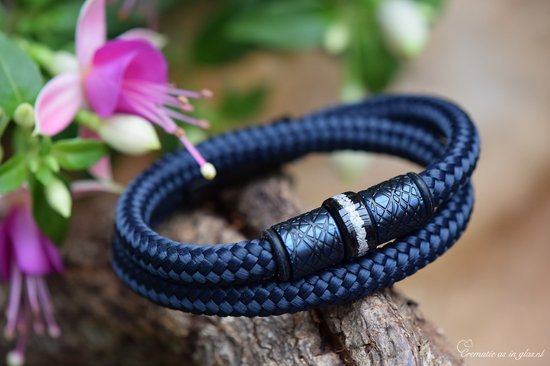 Urn-Crematie-as heren armband- Sieraad wordt voor u op maat gemaakt!- 6mm- Blauw-Sail Rope Heren armband met crematie-as verwerkt in bedel- Design rvs kralen-Herinneringsarmband-Assieraad-Veilige rvs sluiting-Herdenkingsssieraad-Handgemaakt door Jet