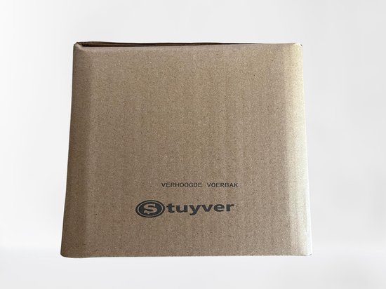 Emballage en carton marron avec 'VERHOOGDE VOERBAK' et logo 'Stuyver'.