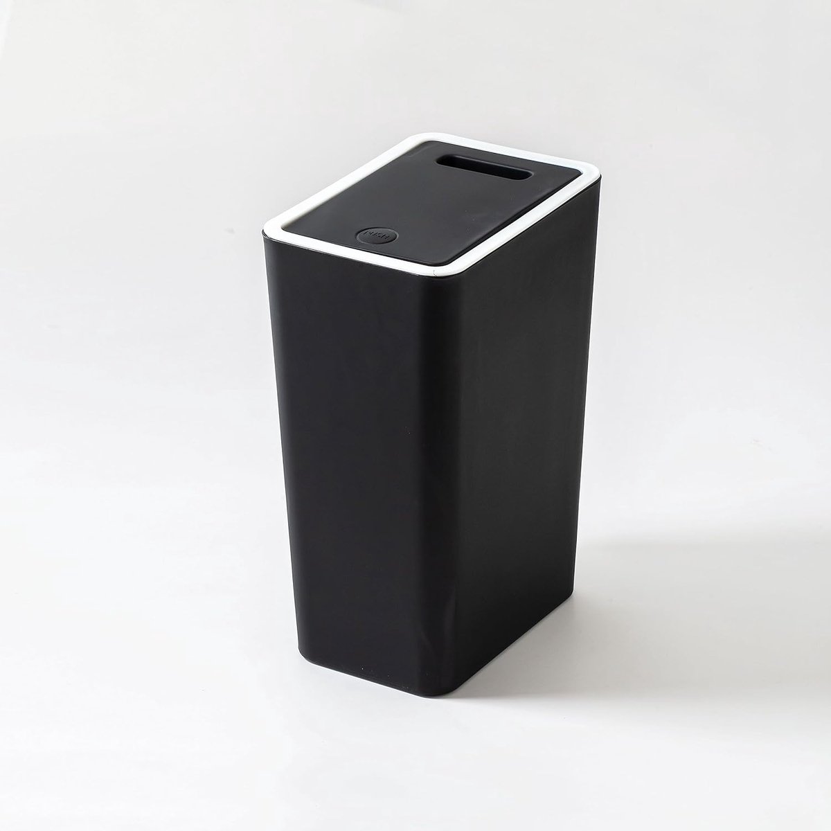 Duw keukenbak met deksel, duwdeksel Plastic vuilnisbak Vuilnisbak Duw keukenemmer Zwart Vuilnisbak met drukdeksel voor keuken Badkamer Slaapkamer Woonkamer Kantoor 8L (zwart)