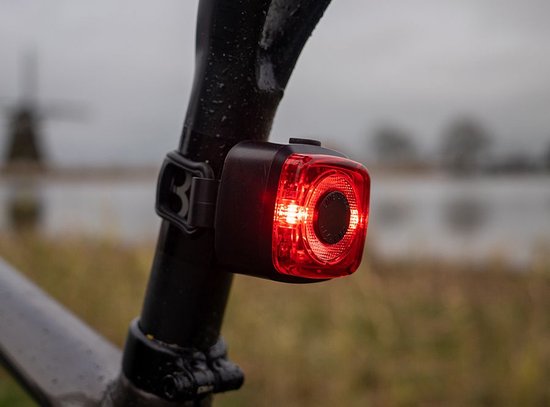 Fietslampjes USB-C oplaadbaar. Fietsverlichting. Fietslampen. Fietslichten. Fietskoplampen. Fietsachterlichten. Fietsveiligheidslampen. Fietslichtjes. LED-fietslampen. Fietsverlichtingsset. USB-oplaadbare fietslampjes — afbeelding 4