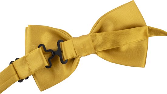 Een gouden, voorgestrikte vlinderdas met verstelbare band en sluiting.