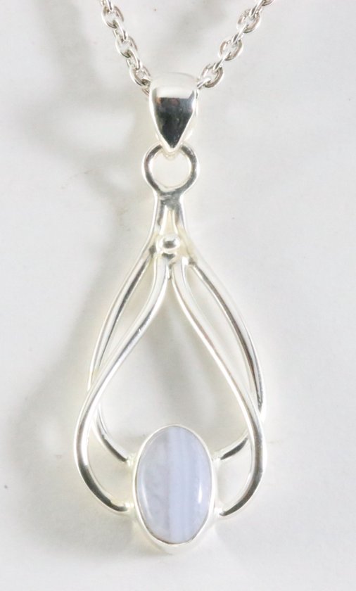 Hoogglans zilveren hanger met blauwe lace agaat aan ketting